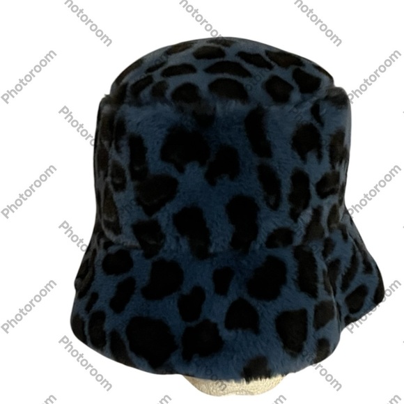 Reversible Winter Hat - Picture 1 of 9